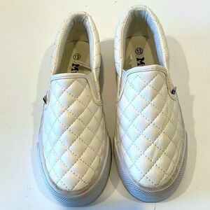 Mudd quilted white sneakers girls size 13